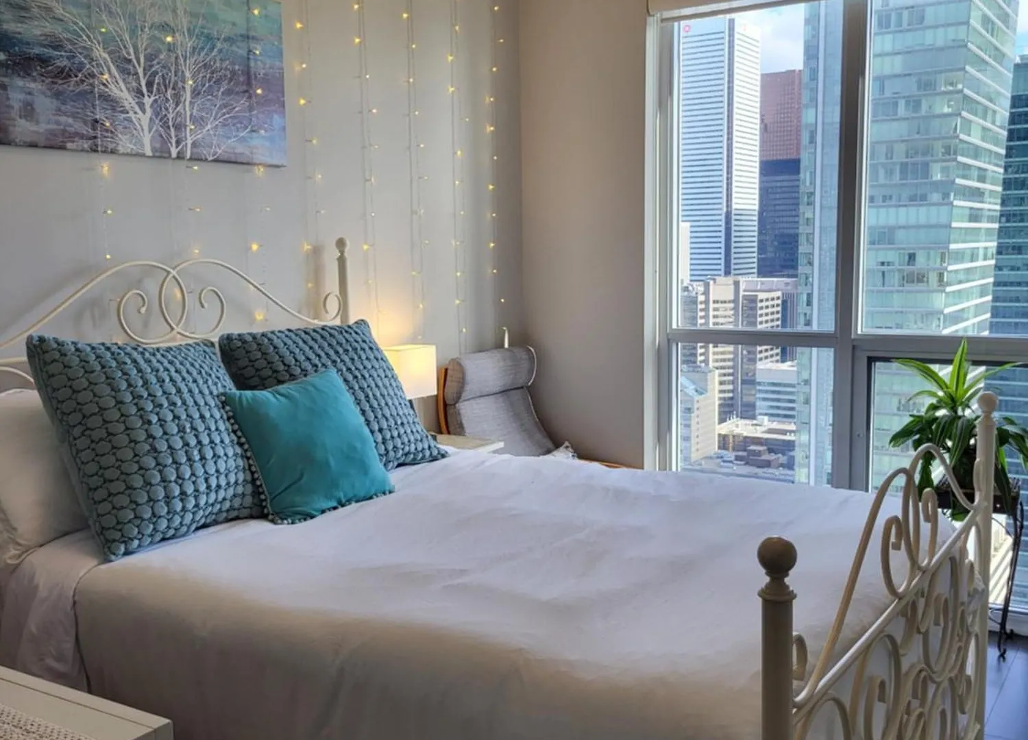 View Cn Tower And Lake From The Sky! Toronto Apartment