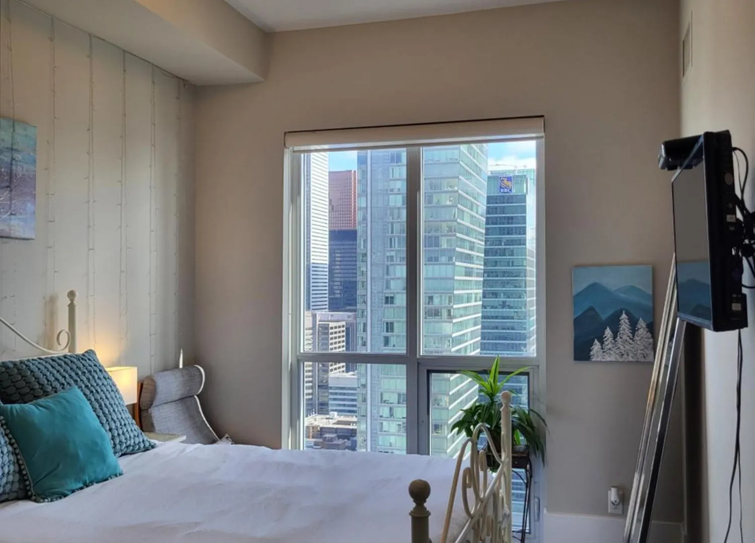 Apartment View Cn Tower And Lake From The Sky! Toronto